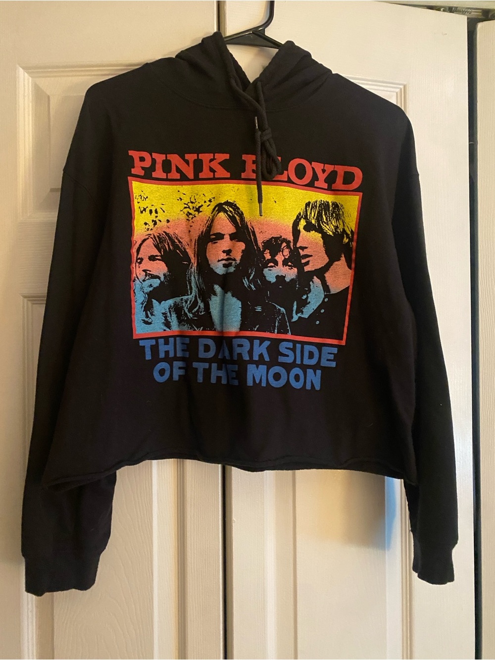 NWOT! Pink Floyd 'The Dark Side of the Moon' Black Cropped Hoodie- Women’s -L